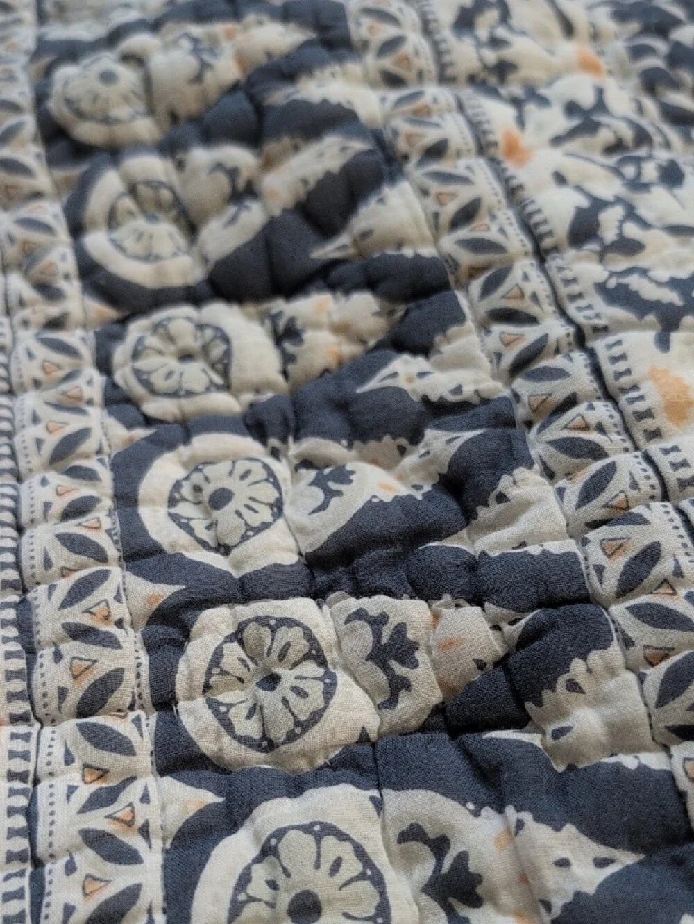 Pottery Barn Pia Medallion Quilted King Size Pillow Shams Covers Blue Coral Sage